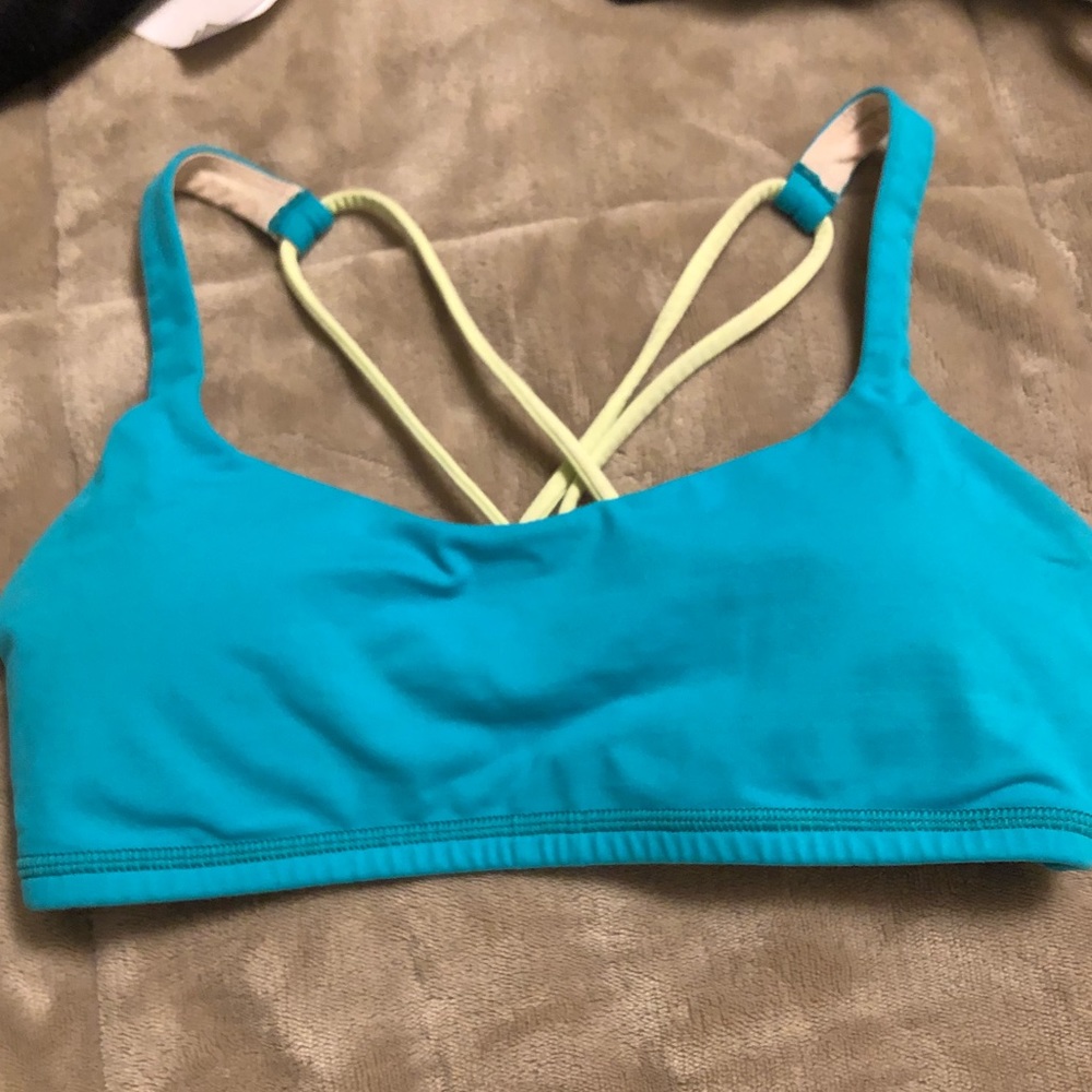 Lululemon free to be bra size 6